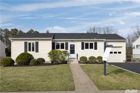169 Morton Blvd, Plainview, NY 11803 photo 1