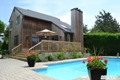 8 Sagamore Rd, Hampton Bays, NY 11946 photo 1
