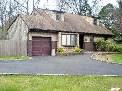 8 Pawnee Dr, Commack, NY 11725 photo 1