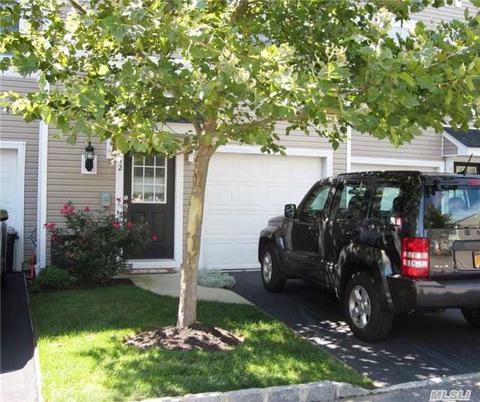 42 Stahlman Ln, Patchogue, NY 11772 photo 1
