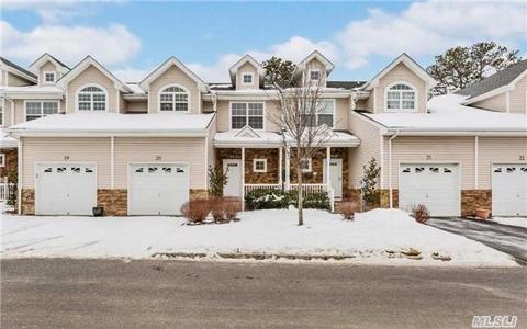 20 Terrace Ln, Patchogue, NY 11772 photo 1