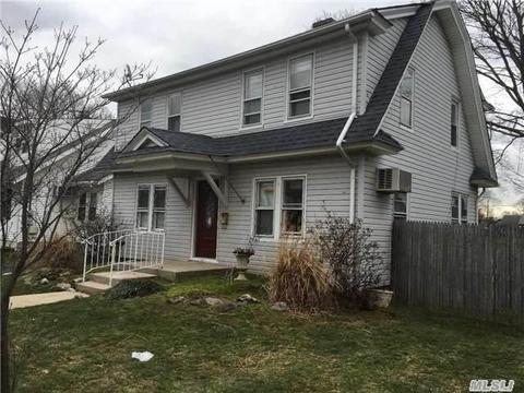 209 Porterfield Pl, Freeport, NY 11520 photo 1