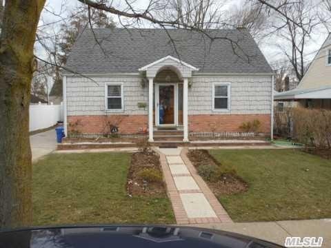 48 Linden Pl, Roosevelt, NY 11575 photo 1