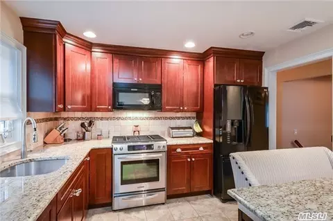 27 Jamaica Ave, Plainview, NY 11803 photo 1