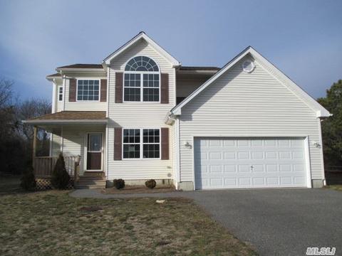 2 Danamarie Ln, Patchogue, NY 11772 photo 1