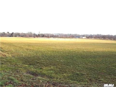2155 Mill Ln, Mattituck, NY 11952 photo 1