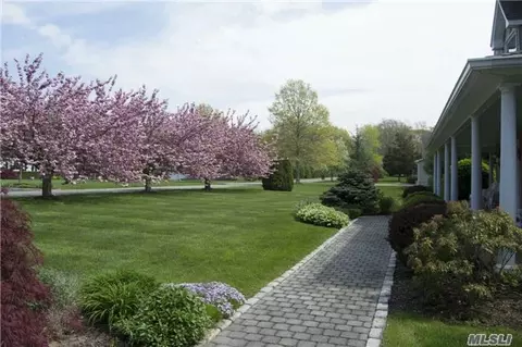 985 White Eagle Dr, Laurel, NY 11948 photo 1
