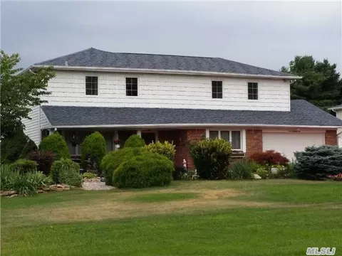 102 Caramel Rd, Commack, NY 11725 photo 1