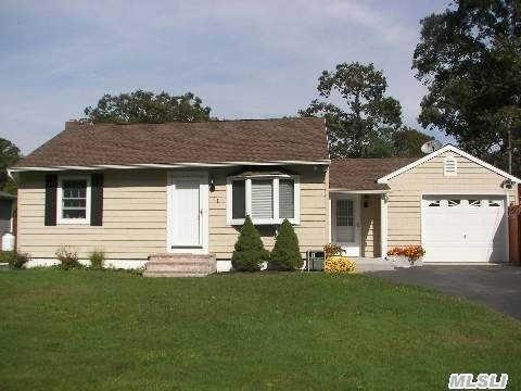 41 Don St, E. Patchogue, NY 11772 photo 1