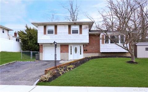 77 Stephen Dr, Plainview, NY 11803 photo 1