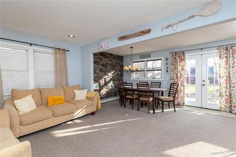 29 Walnut Ave, Patchogue, NY 11772 photo 1