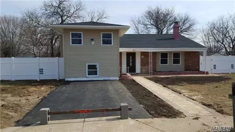 283 Leaf Ave, Central Islip, NY 11722 photo 1