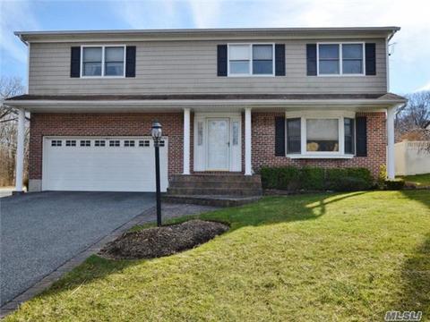 200 Harvard Dr, Plainview, NY 11803 photo 1
