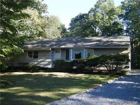 25 Deane St, Wading River, NY 11792 photo 1