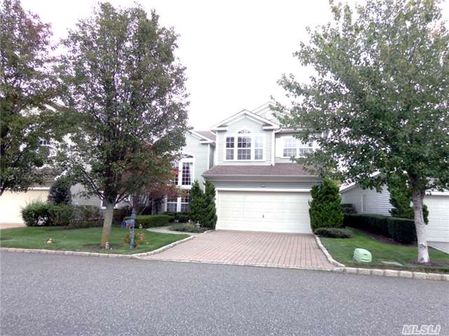 2 Crescent St, Mastic, NY 11950 photo 1