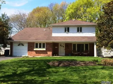 22 Candy Ln, Commack, NY 11725 photo 1