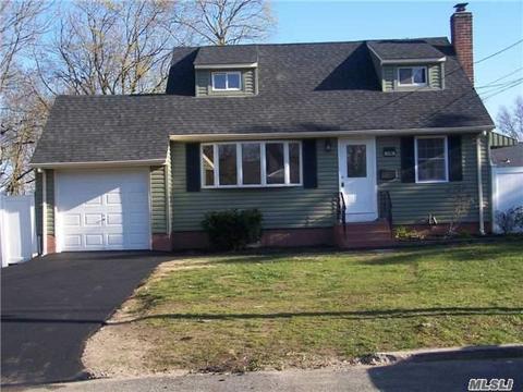 498 Ackerman St, Central Islip, NY 11722 photo 1