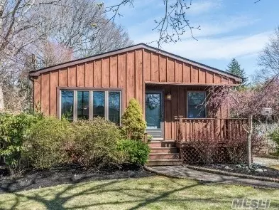 49 Maplewood Ave, Selden, NY 11784 photo 1
