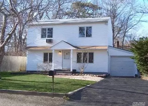 95 Coventry Ave, Mastic, NY 11950 photo 1