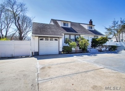490 Clayton St, Central Islip, NY 11722 photo 1
