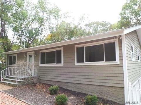 30 Grandview Ln, Smithtown, NY 11787 photo 1