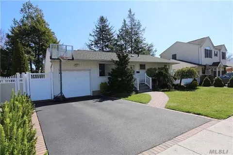 6 Janet Dr, Plainview, NY 11803 photo 1