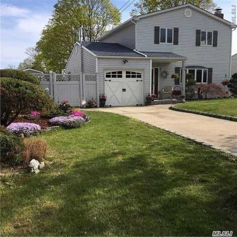 176 Smith St, Patchogue, NY 11772 photo 1