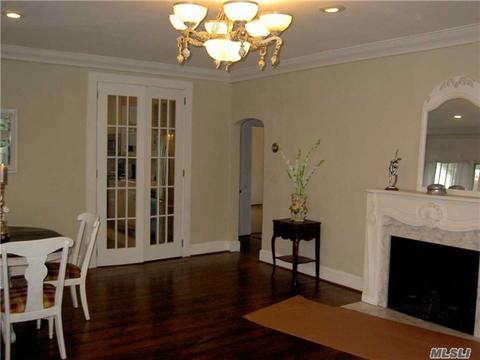 5 Leo St, Patchogue, NY 11772 photo 1