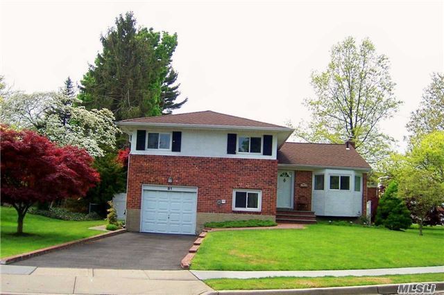 81 Amby Ave, Plainview, NY 11803 photo 1