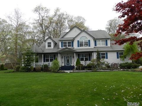 4 Harbor Side Ct, E. Patchogue, NY 11772 photo 1