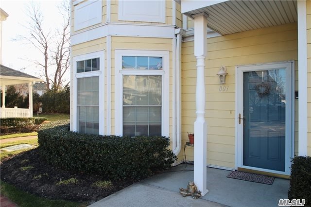 801 Emily Dr, Patchogue, NY 11772 photo 1