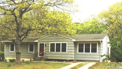 84 Glider, Flanders, NY 11901 photo 1