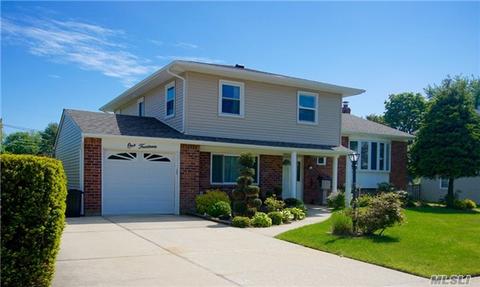 114 Haypath Rd, Bethpage, NY 11714 photo 1