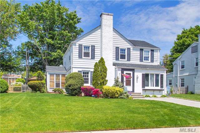 495 Devonshire Rd, Baldwin, NY 11510 photo 1