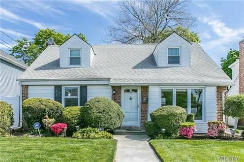 41 Comber St, Valley Stream, NY 11580 photo 1