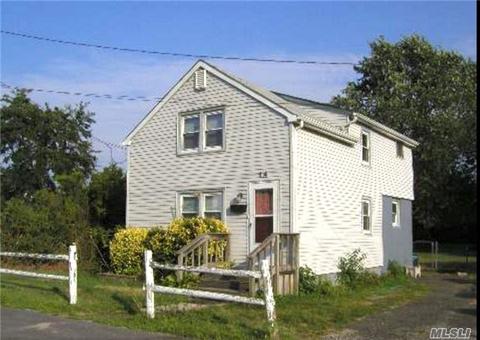 14 N Mott St, Patchogue, NY 11772 photo 1