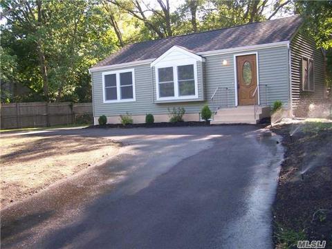 24 Juniper Ave, Patchogue, NY 11772 photo 1