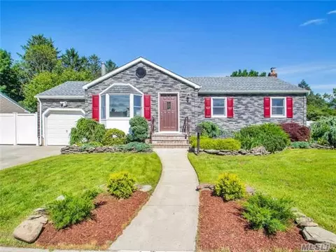 94 Knickerbocker Rd, Plainview, NY 11803 photo 1