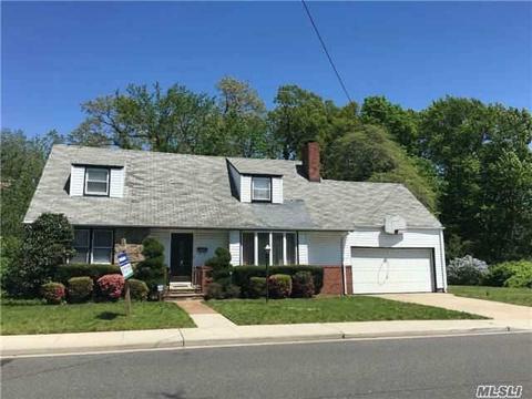 1565 Forest Ave, Baldwin, NY 11510 photo 1