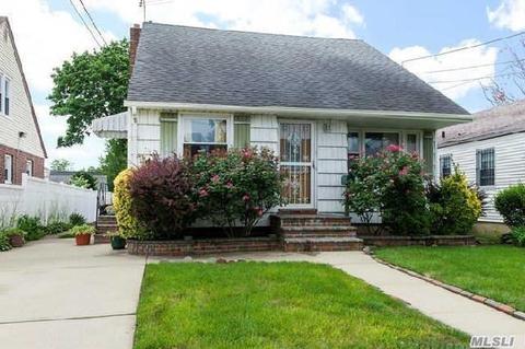 124 Cedar St, Hempstead, NY 11550 photo 1