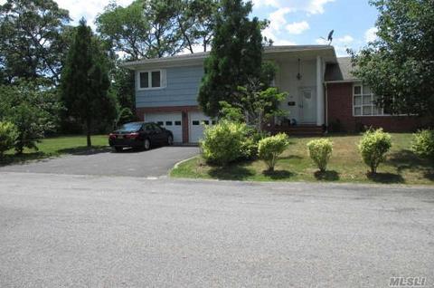 50 Gillette Ave, Patchogue, NY 11772 photo 1
