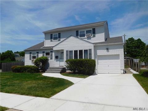 26 Knickerbocker Rd, Plainview, NY 11803 photo 1