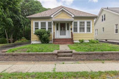 25 N Summit Ave, Patchogue, NY 11772 photo 1