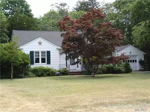 155 Cedar Ave, Islip, NY 11751 photo 1