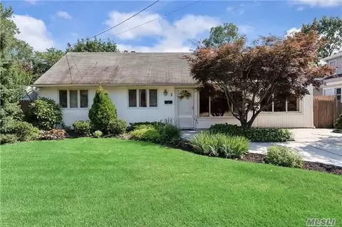 3 Vernon St, Plainview, NY 11803 photo 1