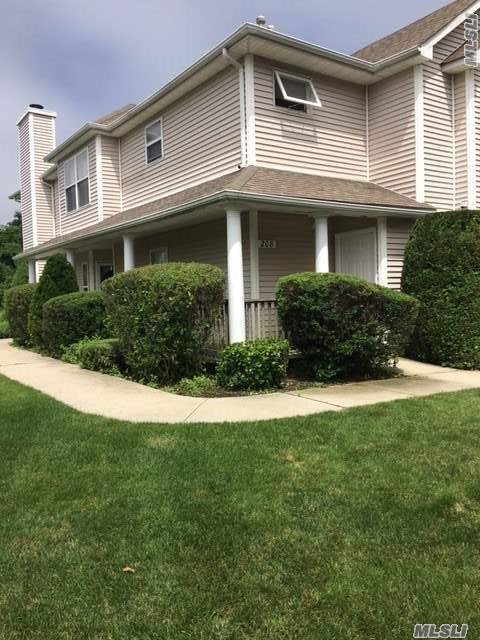 207 Bayberry Path, Riverhead, NY 11901 photo 1