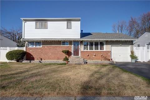 16 Eileen Ave, Plainview, NY 11803 photo 1