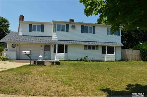2 Ripple Ln, Levittown, NY 11756 photo 1