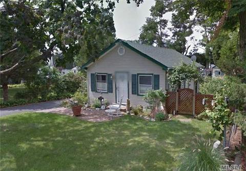 Undisclosed, Riverhead, NY 11901 photo 1