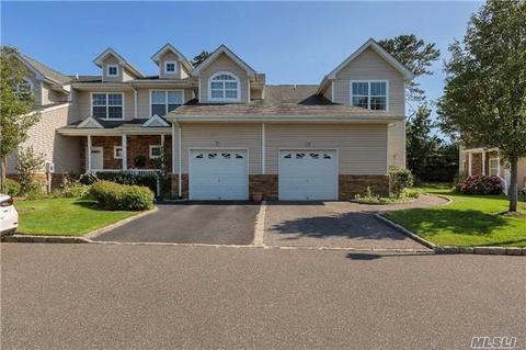 22 Terrace Ln, Patchogue, NY 11772 photo 1